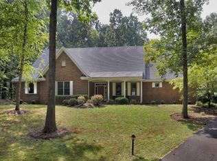 3335 Woodcreek Dr, Charlottesville, VA 22911