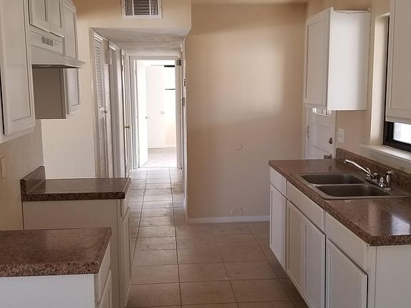 3rd image of 9577 Waverly Dr