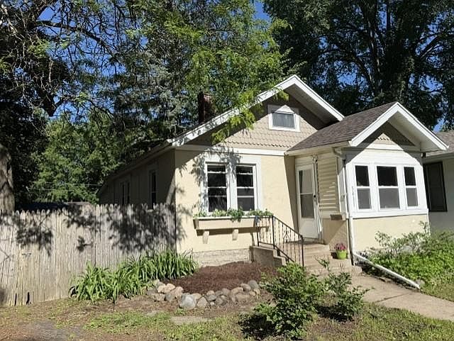 1st image of 3411 Queen Ave N