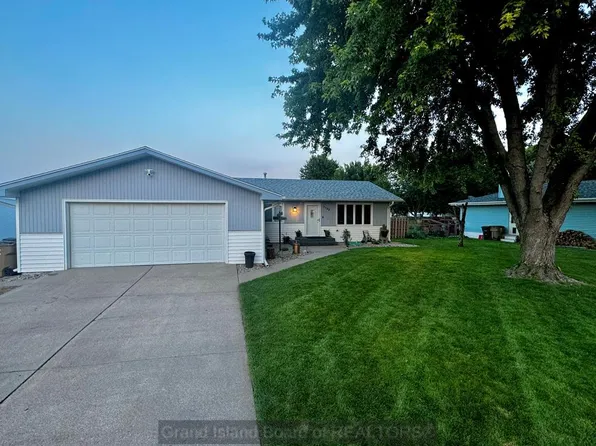 1127 S Cherry St, Grand Island, NE 68801