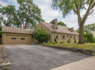 18 Anawan Rd, Pawtucket, RI 02861