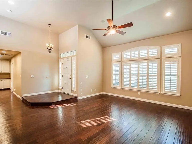 1838 E Shea Dr — Photo 6
