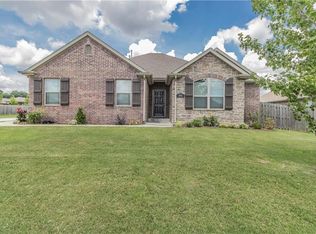 2932 W Millstone Dr, Fayetteville, AR 72704