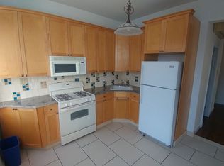 2389 23rd St APT 2R, Astoria, NY 11105