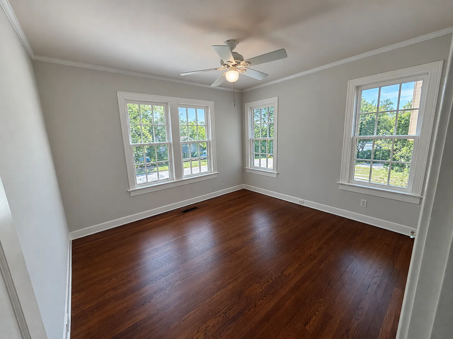 2 bed, 900 sqft, $2,700 — Photo 3