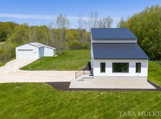 5421 143rd Ave, Holland, MI 49423
