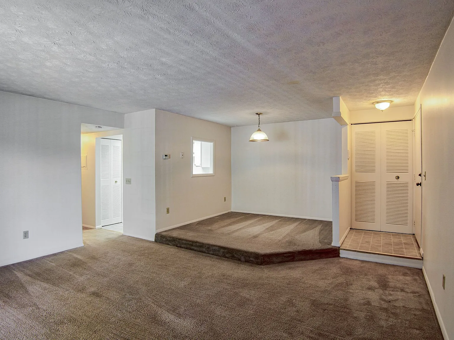 Windsor Gardens Apartments — Photo 2