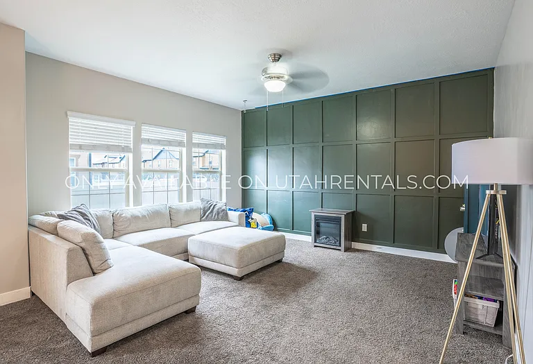 198 E Segovia Ln — Photo 8