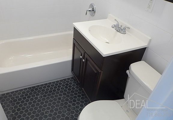 2nd image of 20 Sidney Pl #0A