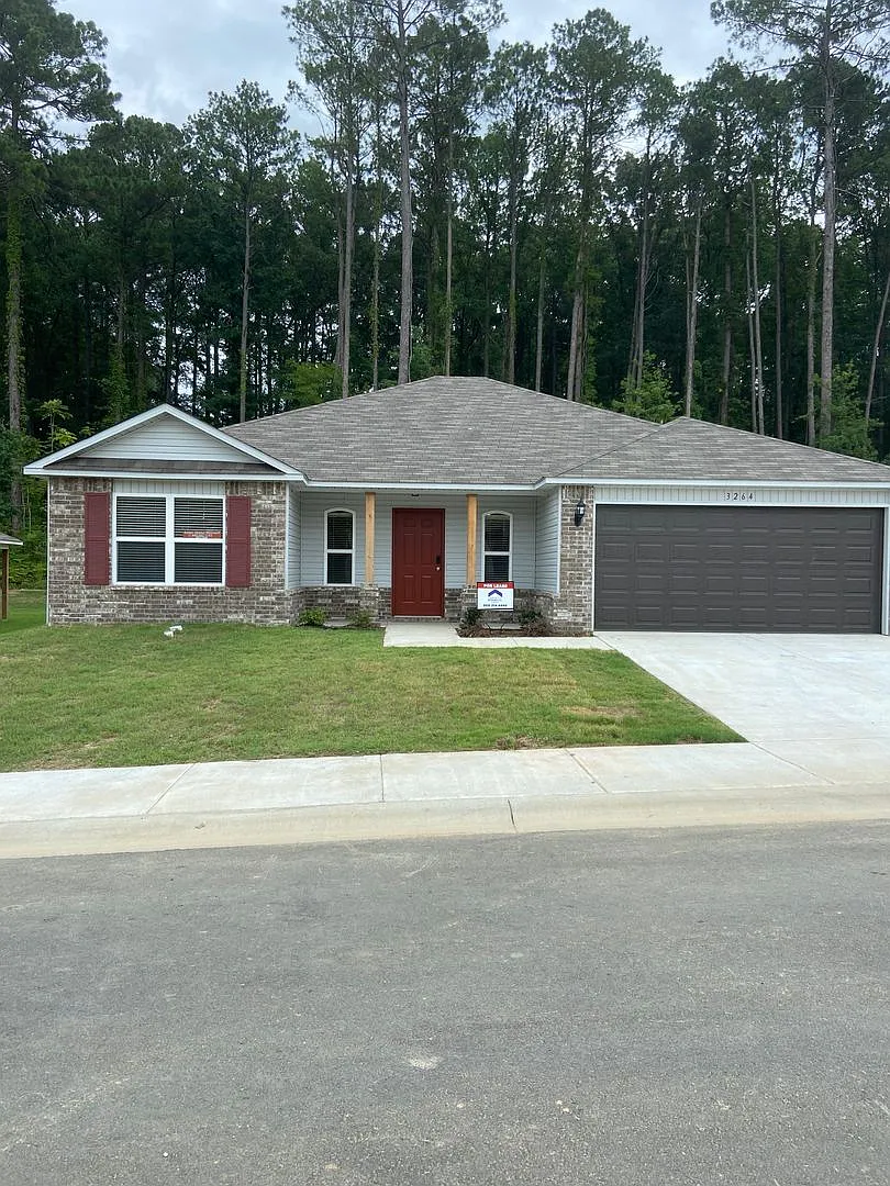 Pre-Leasing Now! Spacious, Pet-Friendly Four-Bedroom | Two-Bath Home in Sidell Estates — Photo 3