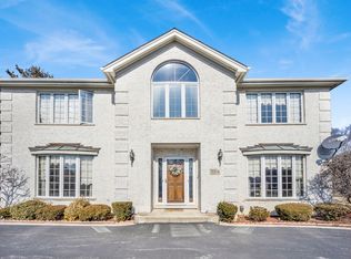 3016 35th St, Oak Brook, IL 60523