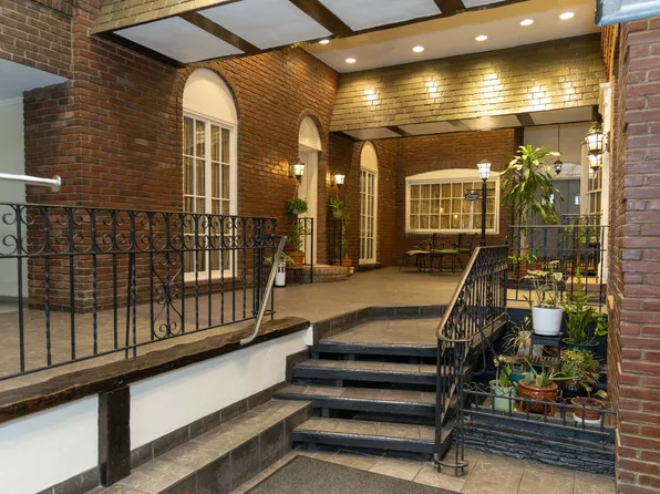 215 East 24th Street image 2 of 13