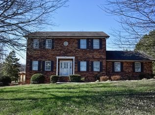 623 Mannela Dr, Strawberry Plains, TN 37871