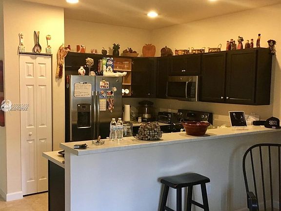 4th image of 3209 SE 4th Ct