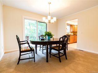 6 Derbyshire, Derby, CT 06418