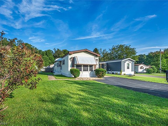 5th image of 8701 Mayfield Rd