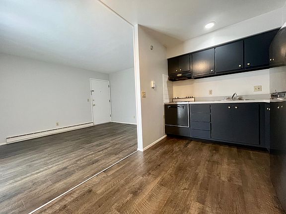 2nd image of 9943 Chateau Roi Ct APT A