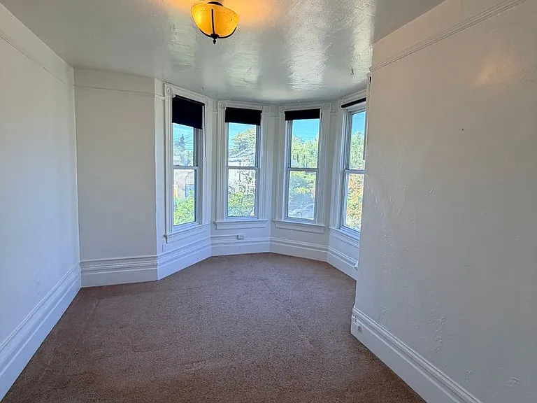 1628 Fairview St — Photo 6