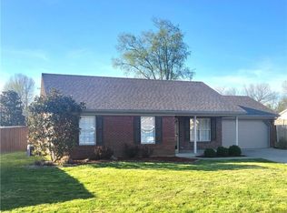 309 Erin Ln, Henryville, IN 47126