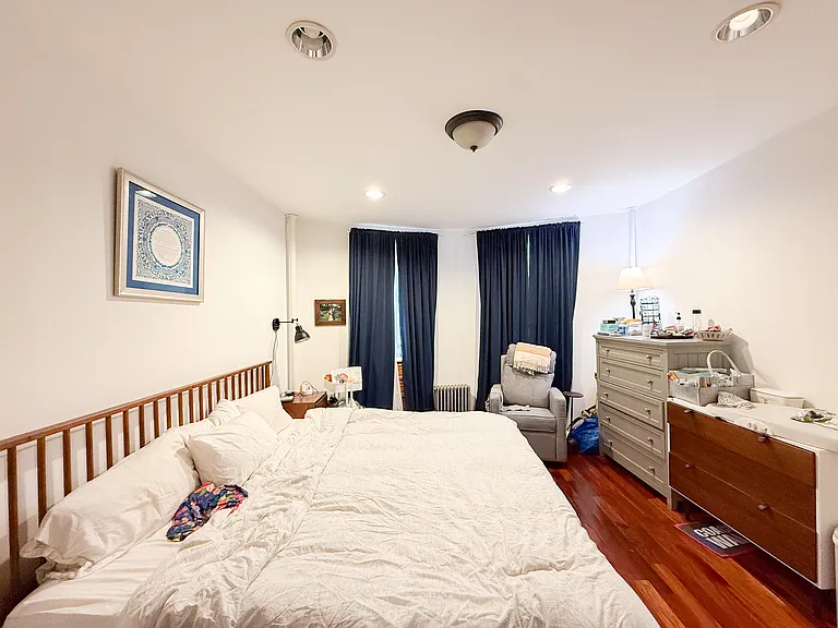 162 Halsey St #1 — Photo 7