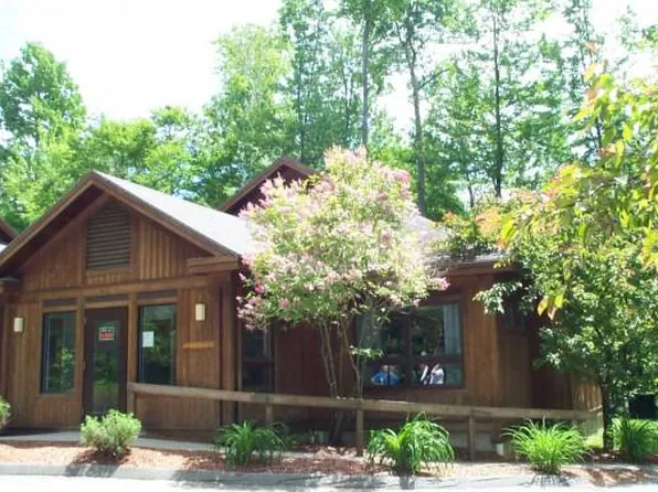 212 Prouty Dr, Newport, VT 05855