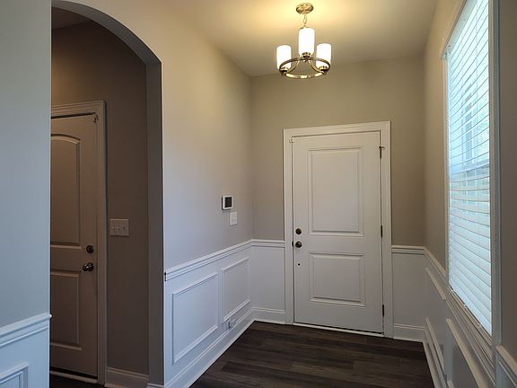 3rd image of 170 Pine Eagle Dr