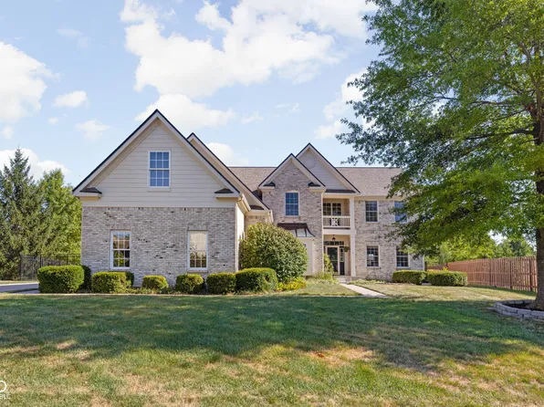 8770 Lily Ct, Zionsville, IN 46077