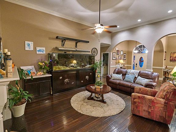 4th image of 1080 Willow Cir