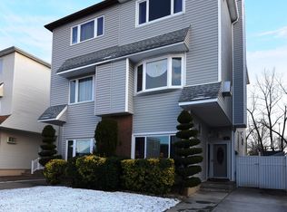 46 Green Valley Rd, Staten Island, NY 10312