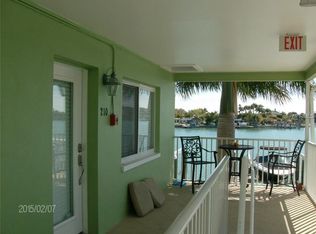 225 104th Ave APT 210, Treasure Island, FL 33706