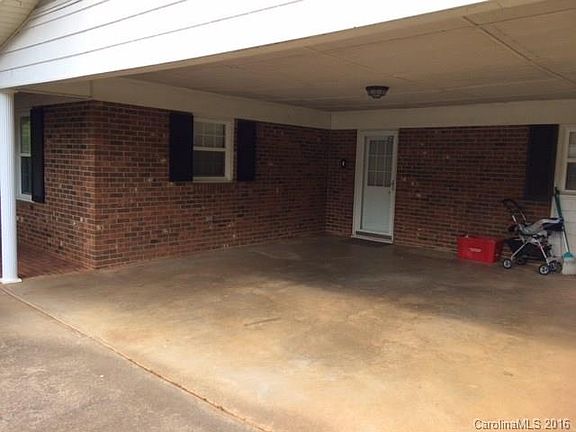 4th image of 1008 Valley St #39