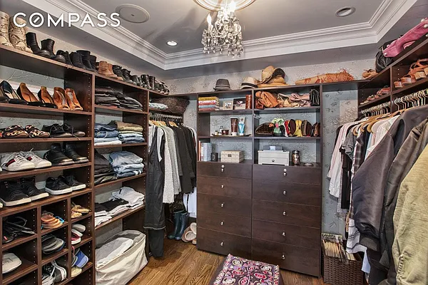 Sold by Compass | media 9