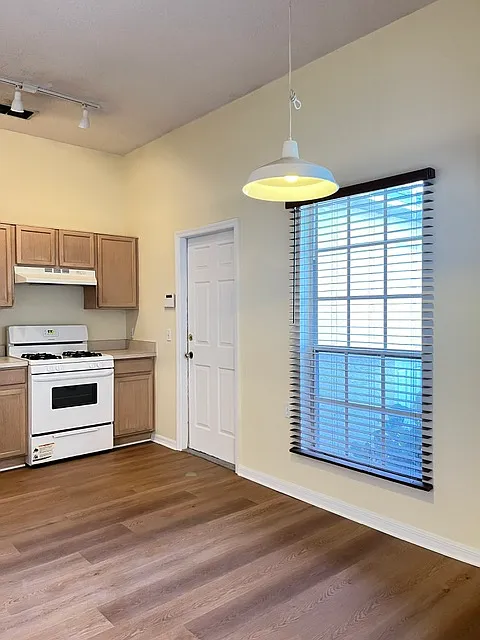 3/2 in DeLand, $1,800/month! — Photo 2