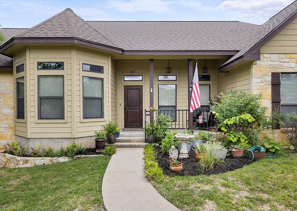 1st image of 602 Persimmon Ct