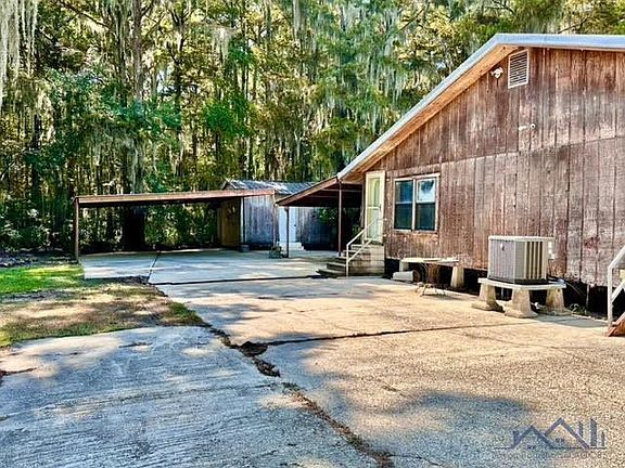 2nd image of 754 Shell Beach Rd