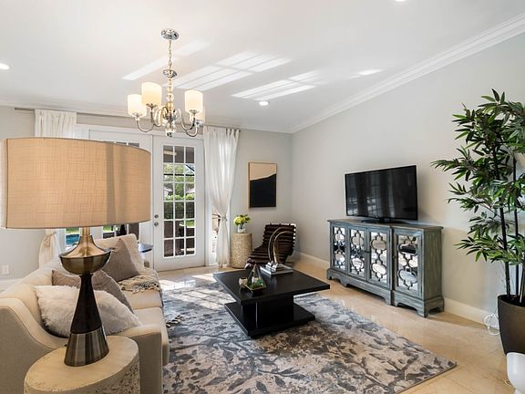 4th image of 2641-2641 Oakbrook Ln