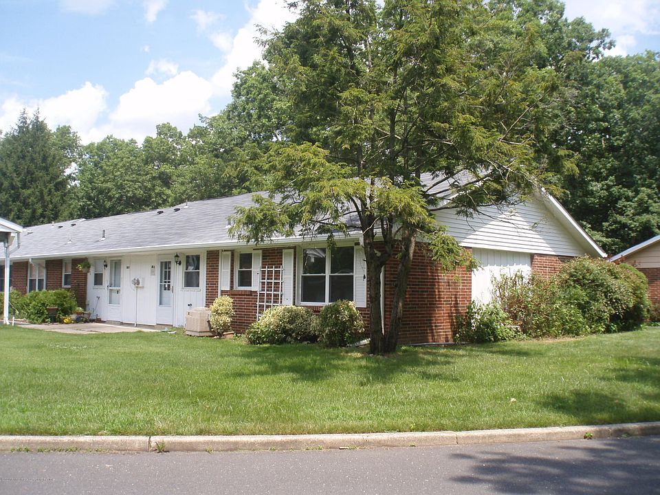 1st image of 80A Dorchester Dr