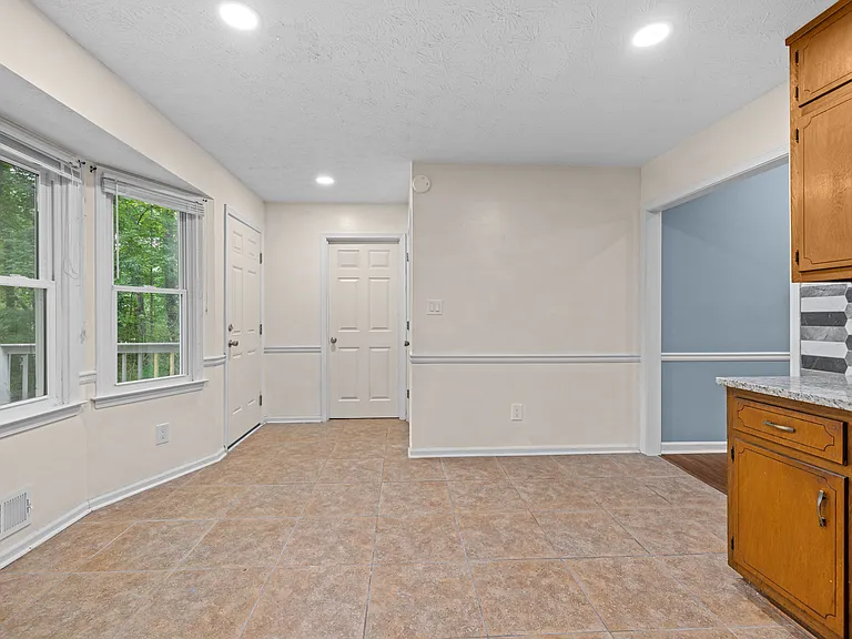 412 Willow Ct SE — Photo 13