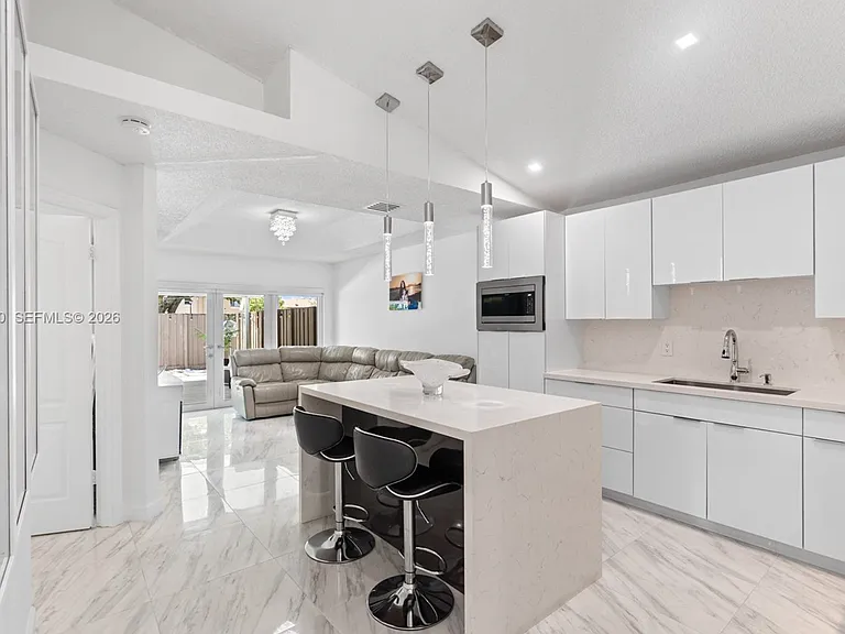 8842 SW 215th Ln — Photo 3