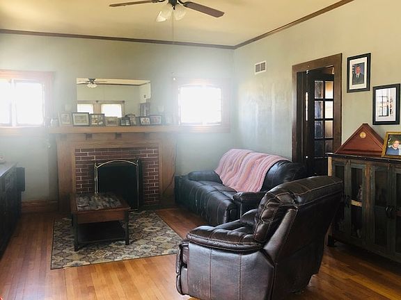 3rd image of 307 W 3rd Ave