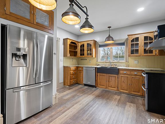 4th image of 43 Fox Hill Road