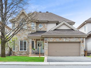 41 Golders Green Ln, Ottawa, ON K2J 5G2