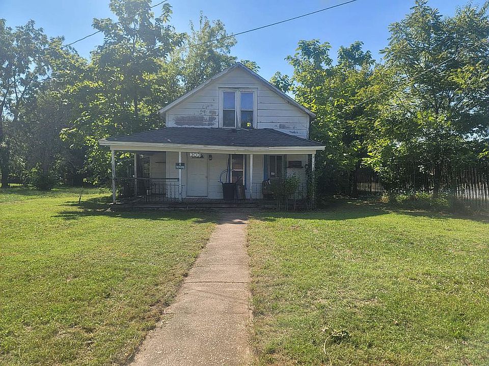 1st image of 308 S Lake St