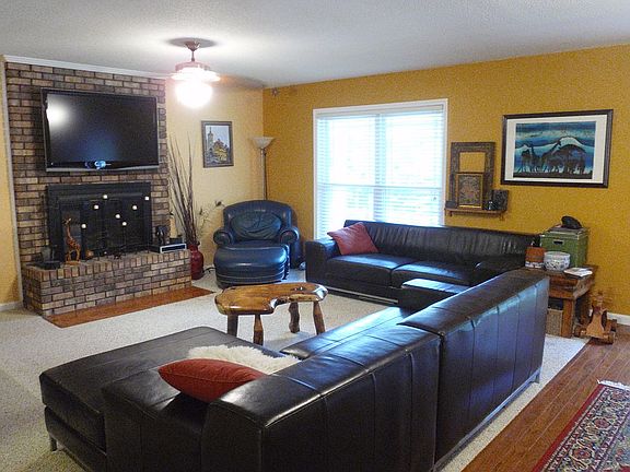 3rd image of 501 E Silver Oak Dr