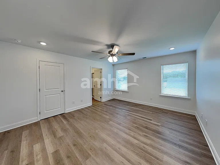 1036 Highland Walk — Photo 14