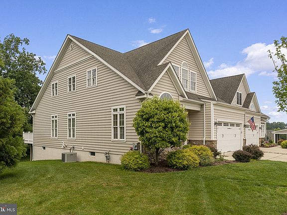 2nd image of 1237 Calista Ln