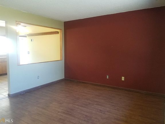 2nd image of 615 Moseley Dr