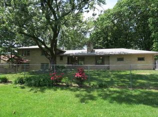 745 SW Westchester Rd, Topeka, KS 66606