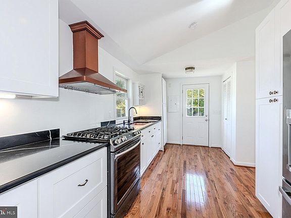 4th image of 299 Brice St