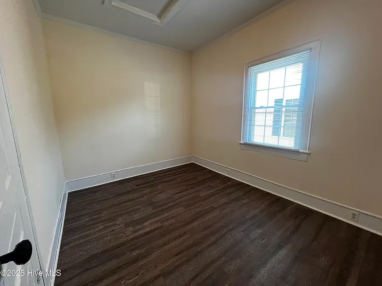 1115 S 9th St — Photo 10